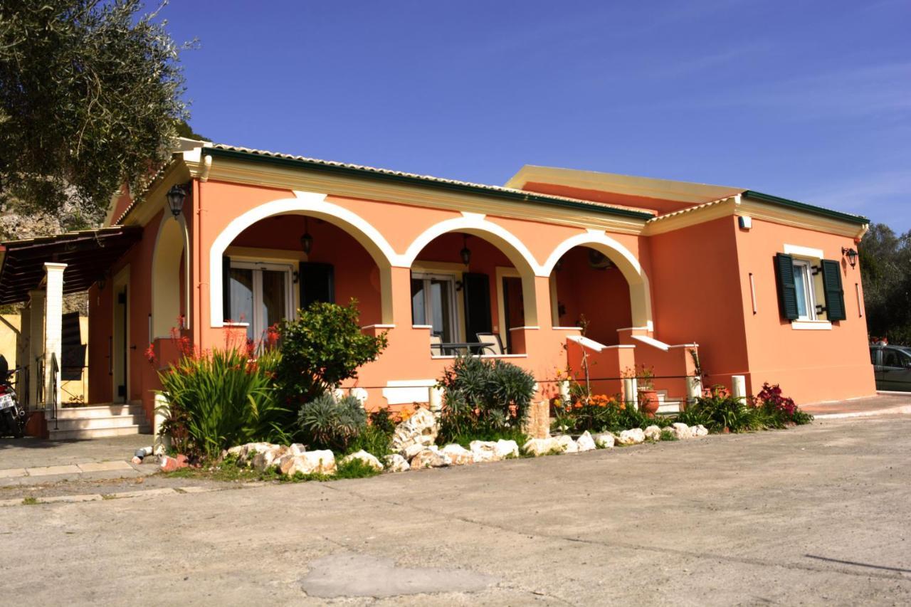 Villa Skafonas Sinarades Экстерьер фото