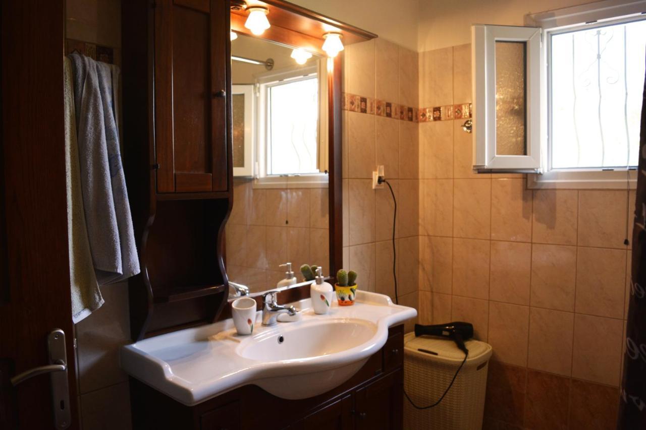 Villa Skafonas Sinarades Экстерьер фото